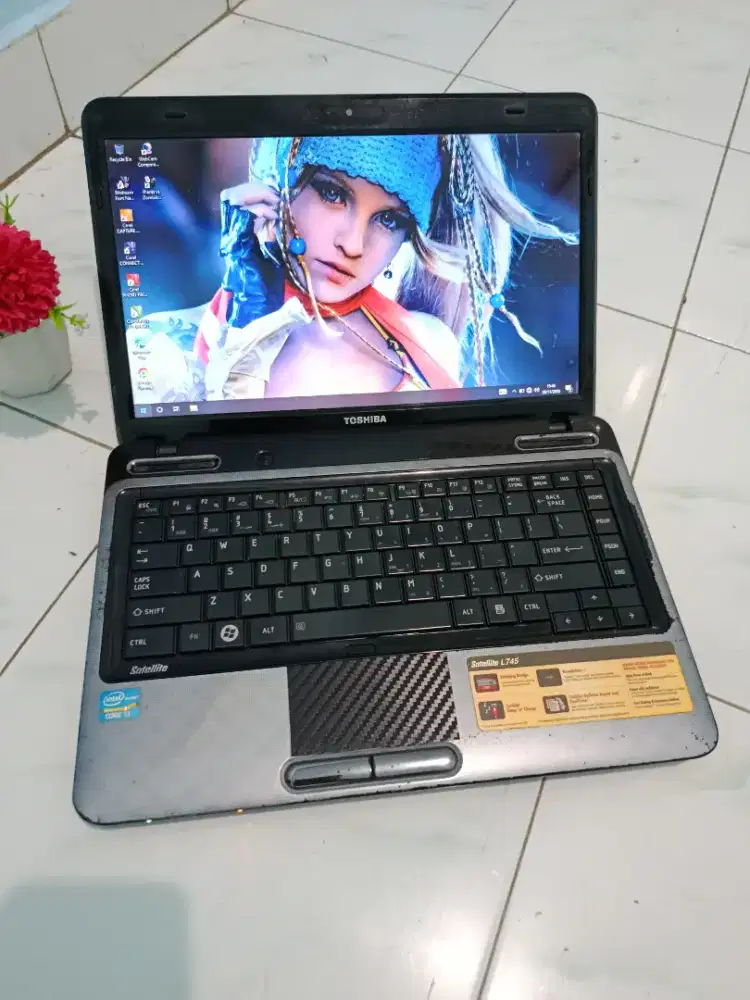 Laptop Toshiba core i3 game desain no minus