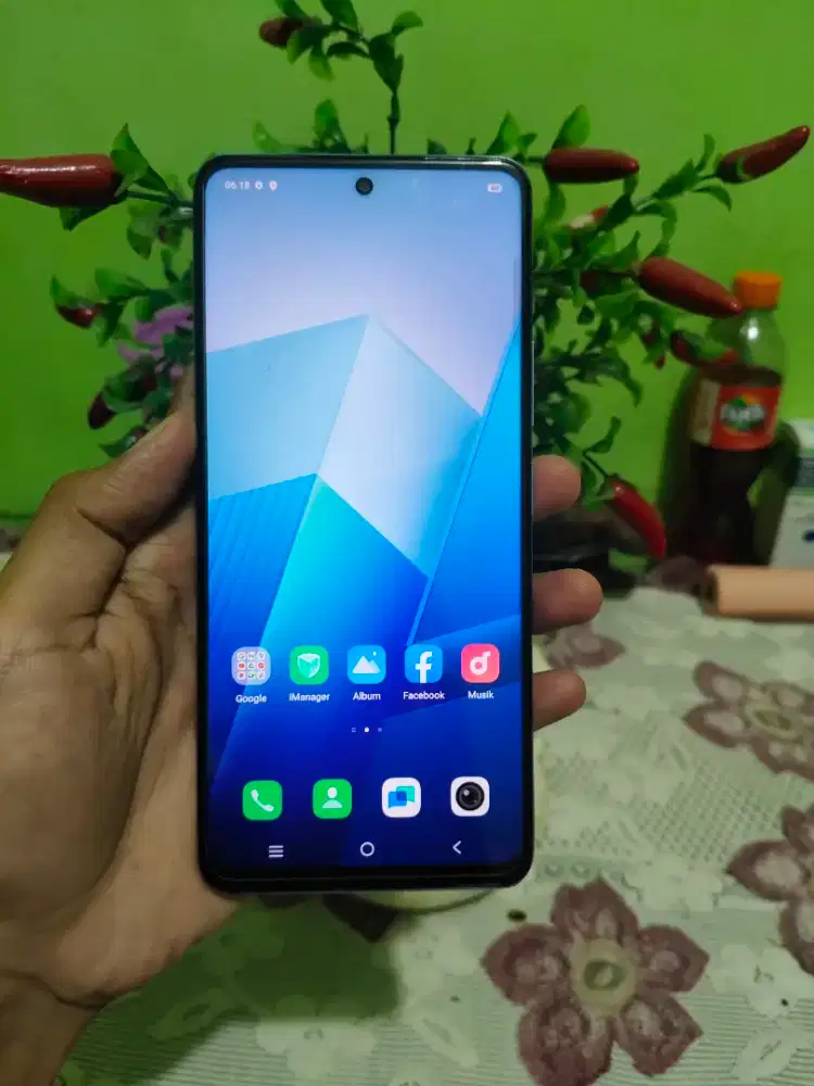 iQoo Z7x 5G 8/256 HP+Charger