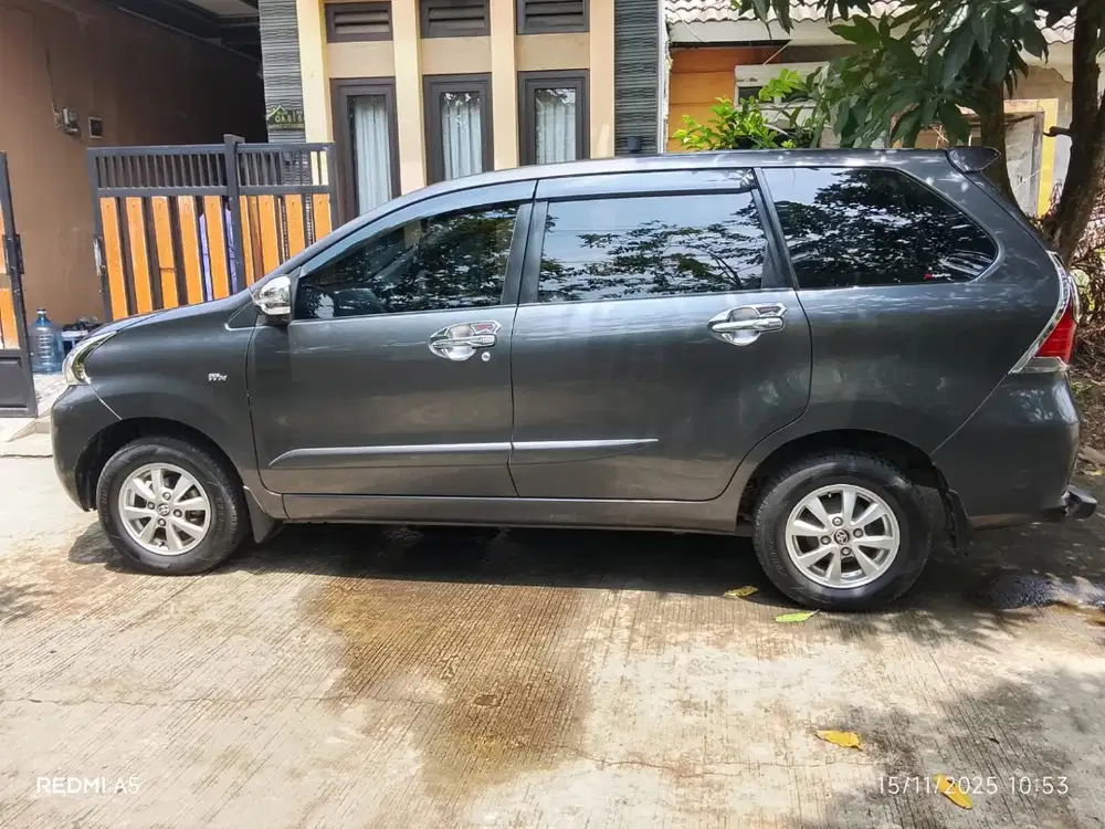 bismillah dijual mobil pakaian pribadi
