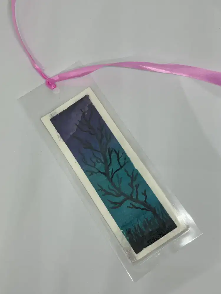 Bookmark Pohon dengan Aurora - HSC 2025