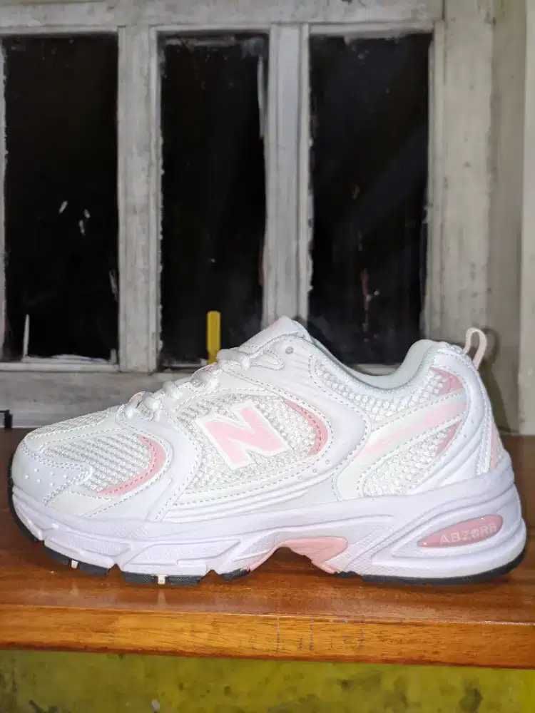 Sepatu NB 530 size 39