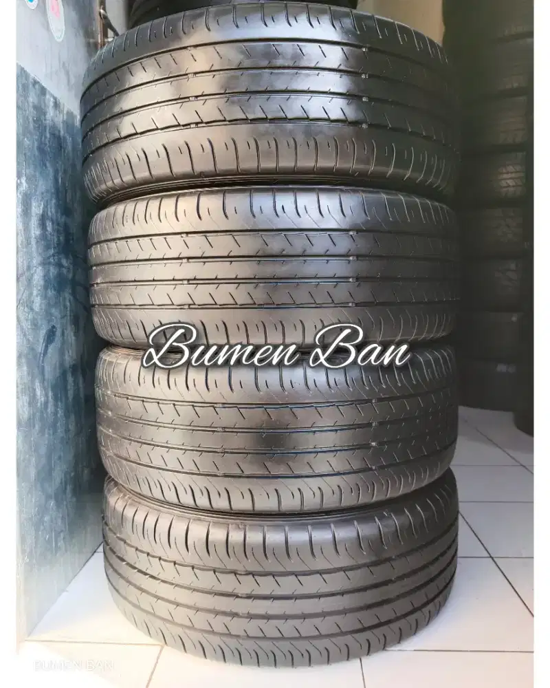 Ban 215 55 R17 Dunlop SP Sport Maxx 050 HRV BRV CAMRY ACCORD INNOVA