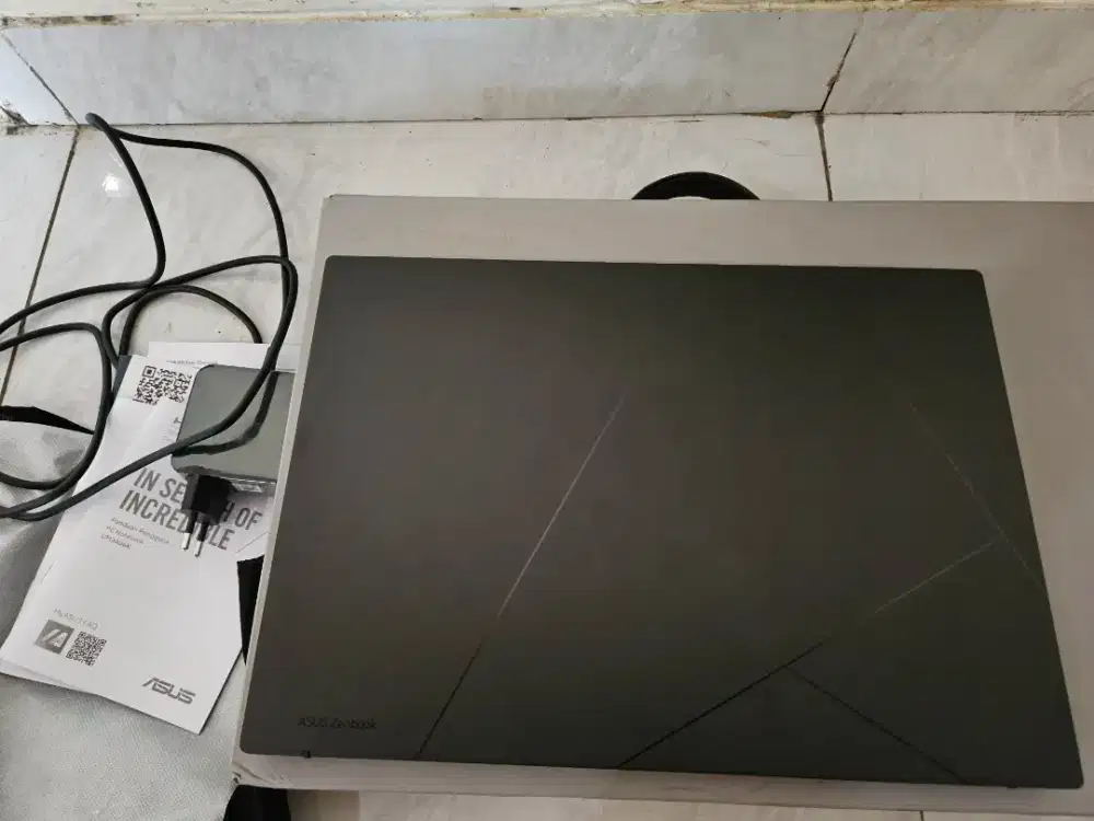 Asus zenbook 14 oled ryzen AI 7 350 Ram 32gb