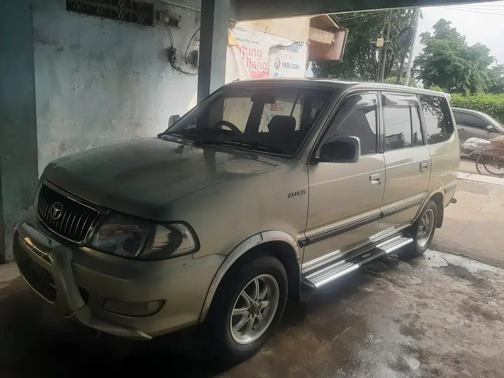 Toyota Kijang 2004 Bensin