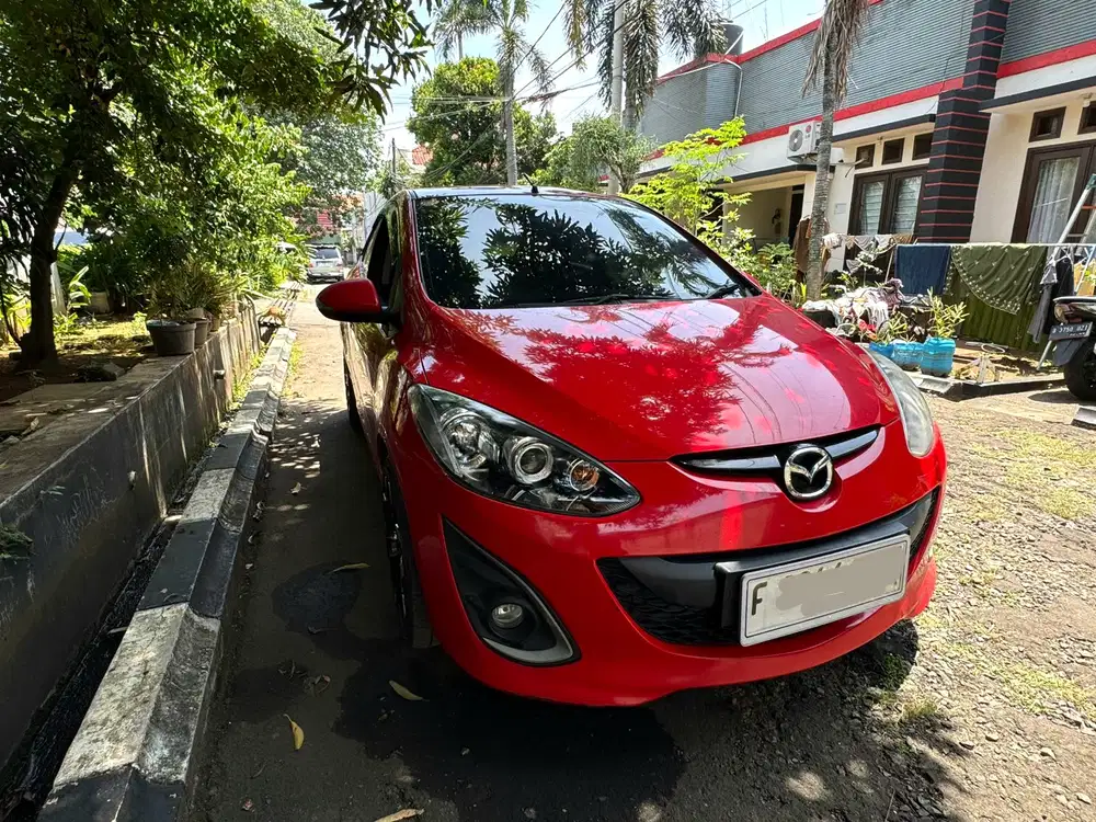 Mazda 2 R 2013 Bensin Nama Pertama