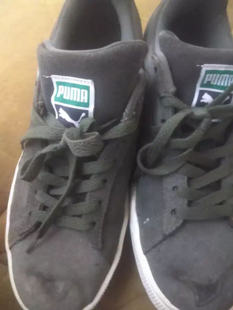 Sepatu bekas masih bagus dan enset blutut