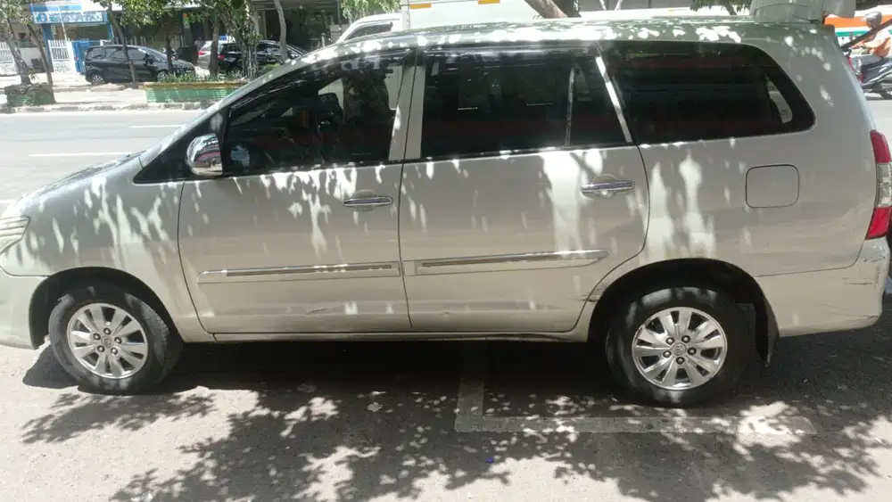 Toyota Kijang Innova 2013 Bensin