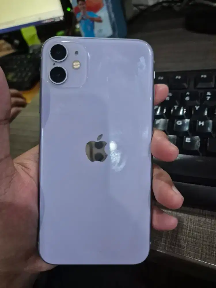 iPhone 11 64 GB Purple Bekas