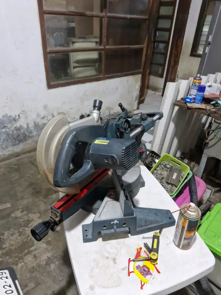 Bosch GCM 10 S compound sliding miter saw