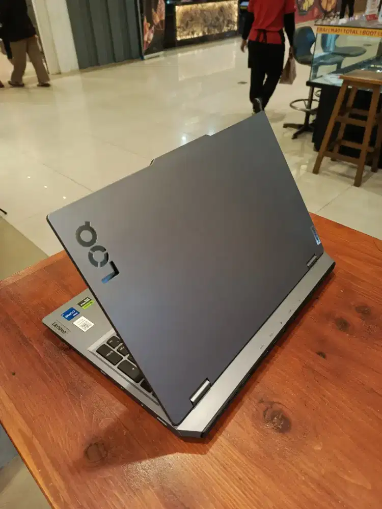 Lenovo LOQ 15IRX9 - Core i7-13650HX - RAM 24 GB - Garansi s/d Aug 2026