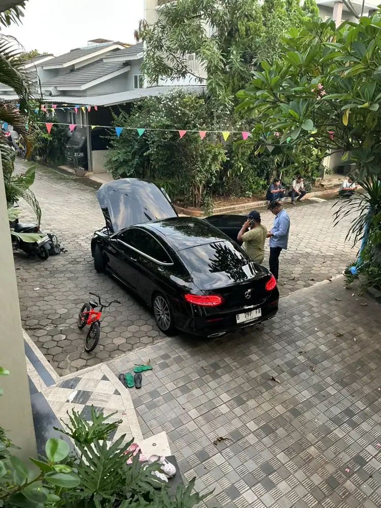 Mercedes-Benz C300 2017 Bensin