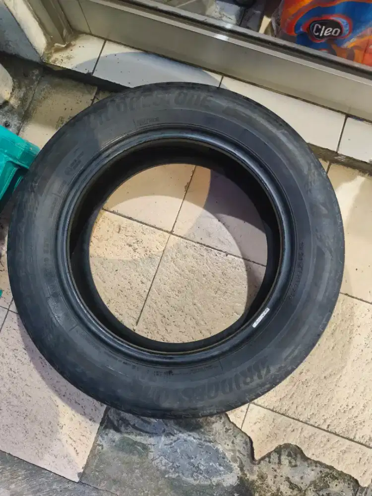 Ban Bridgestone Ukuran
16...205/60 R16 Tubles