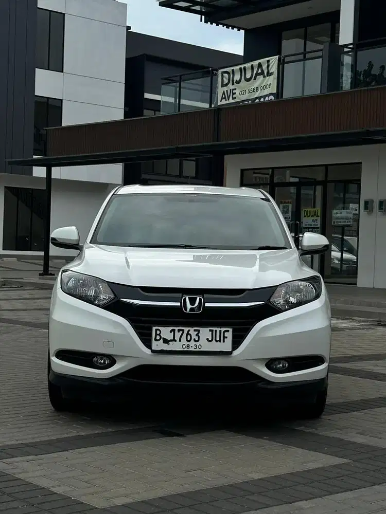 Istimewa mobil simpenan Honda HRV 1.5 S Manual 2015 Putih