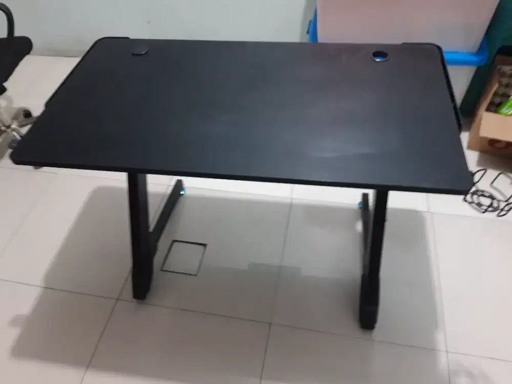 meja pc onex free monitor samsung + kursi + mousepad