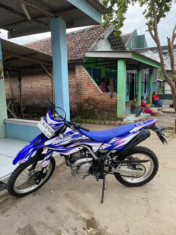 Yamaha wr155R low km asli tidak beberapa kali pakai saja.