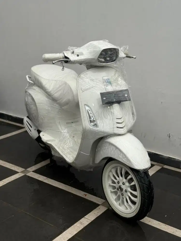 Vespa Justin Bieber Km 0 Brand New