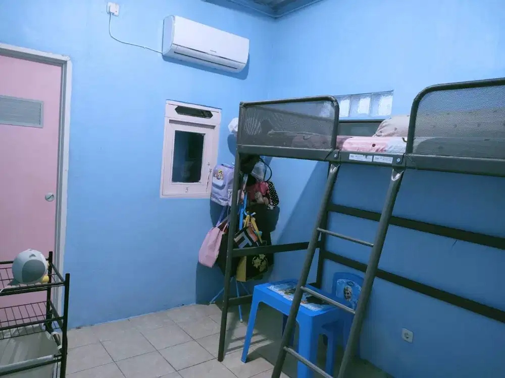 Tuffing Rangka Tempat Tidur Tinggi/Tingkat dan KASUR nya dari IKEA