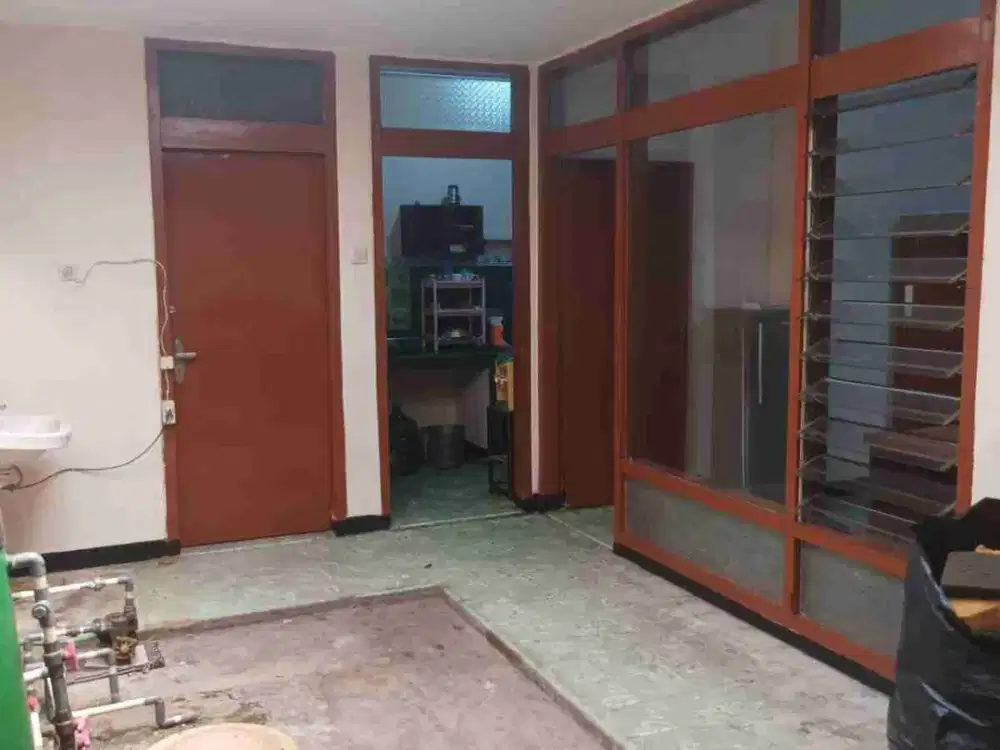 DISEWAKAN RUMAHPUSAT KOTA CIKAWAO.HARGA 55JT/THN NEGO