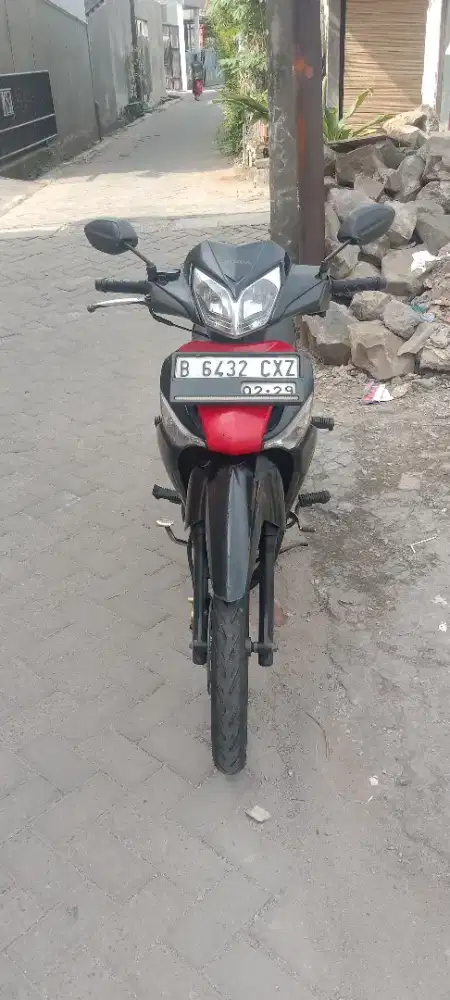 di jual honda supra 125 tahun 2014 ss lengkap faktur pajak hidup