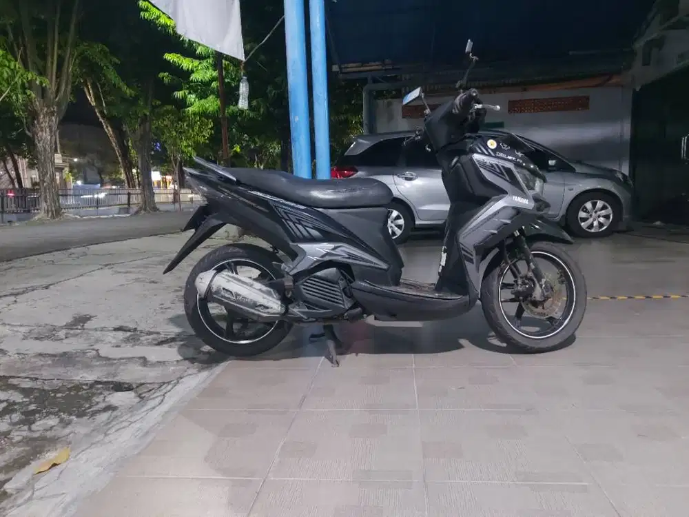 Yamaha xeon gt 125 hitam