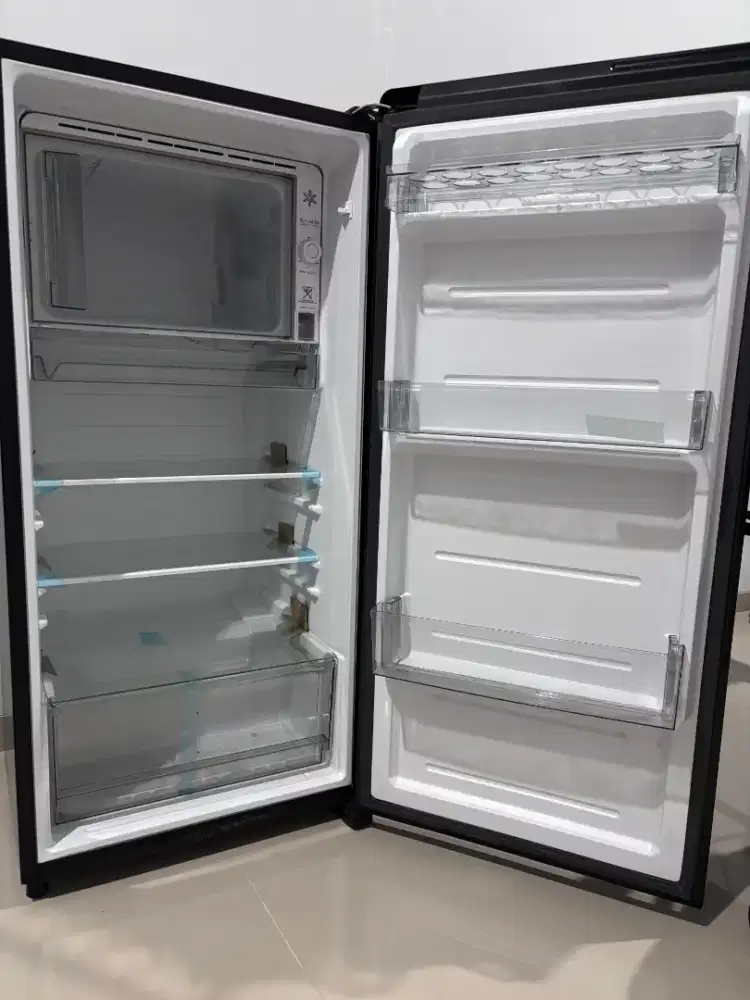 Kulkas Aqua 1 Pintu AQR-D205MSG