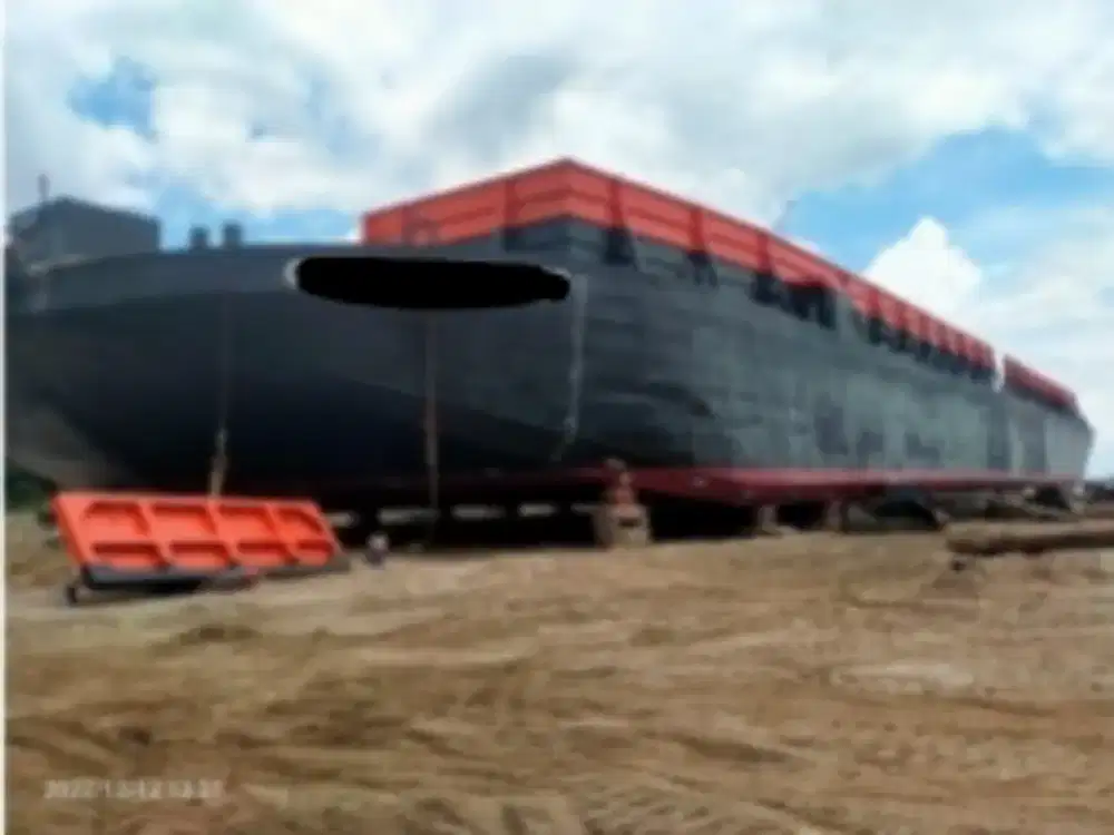 Dijual Barge 300 Feet Tahun 2008