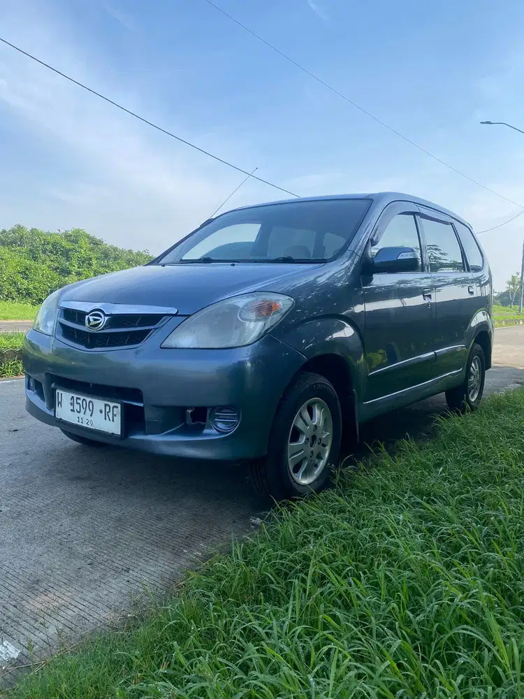 Daihatsu Xenia 2011 Bensin