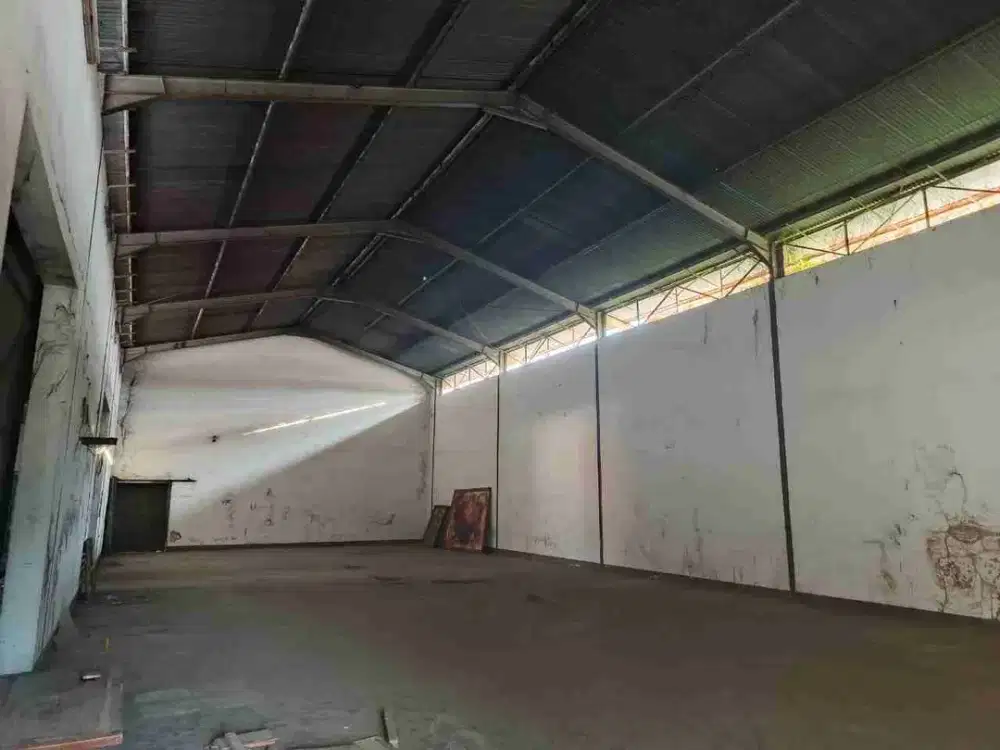 Kantor dan 2 Gudang Daerah Jombang Dekat Toll