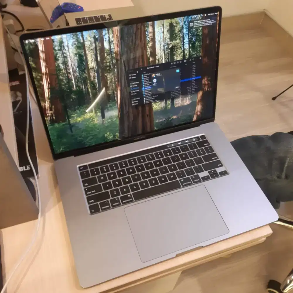 Macbook pro 2019 16 inch ram 64gb ssd 1tb core i9 fullset mulus