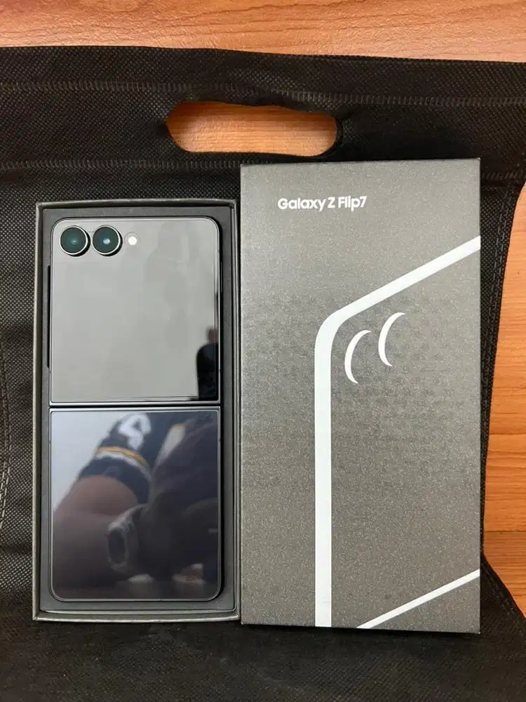 Samsung Z Flip 7 12/256GB Mulus