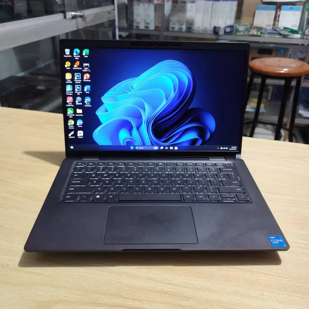 Laptop Dell Latitude Layar Sentuh Generasi Baru Intel Core i5 Gen 11 T