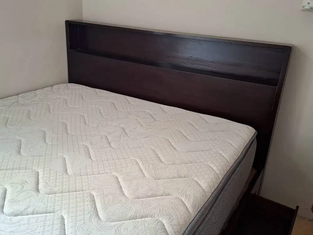 Dijual Dipan Kayu Jati Jepara 160×200 + 2 Laci & Spring Bed 160×200