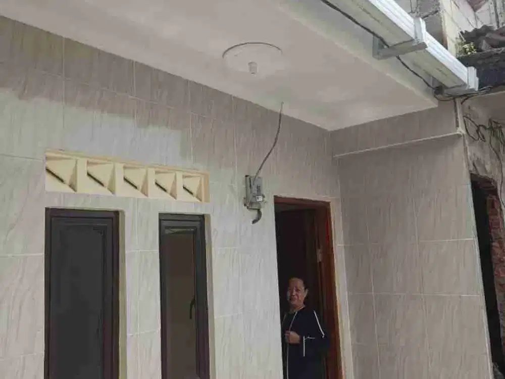 DI JUAL RUMAH BARU MURAH AKSES MOTOR DI KAMPUNG GEDONG PASAR REBO JAKTIM