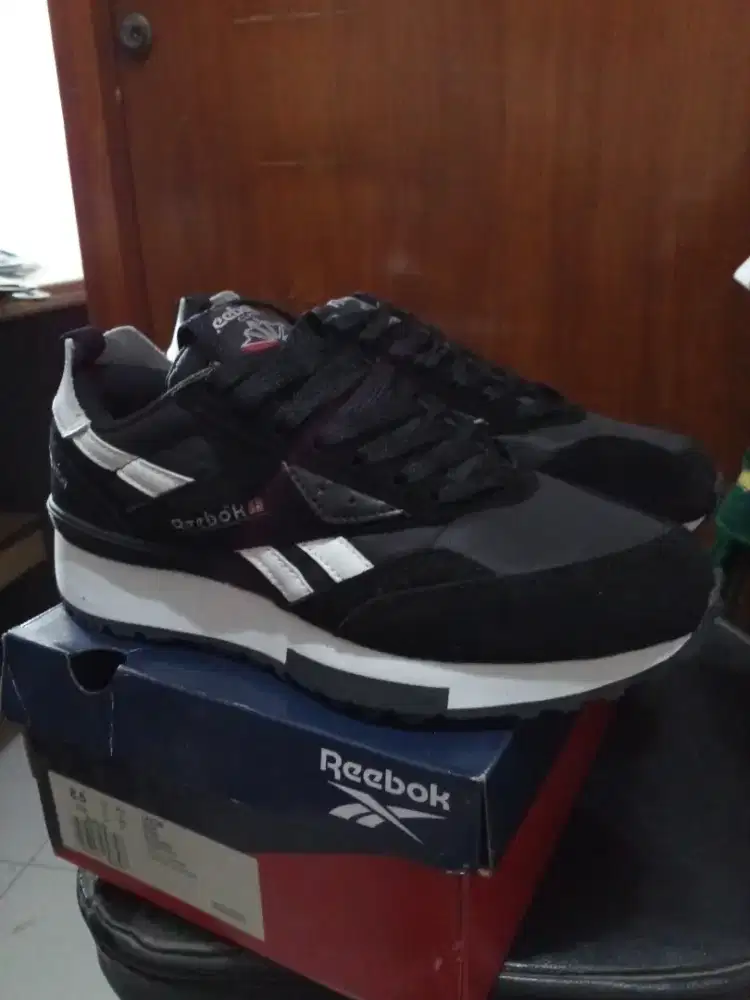Dijual Sepatu Reebok Size 41