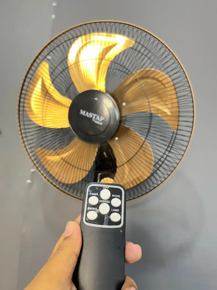Kipas dinding mastap 18 inch remote eks display