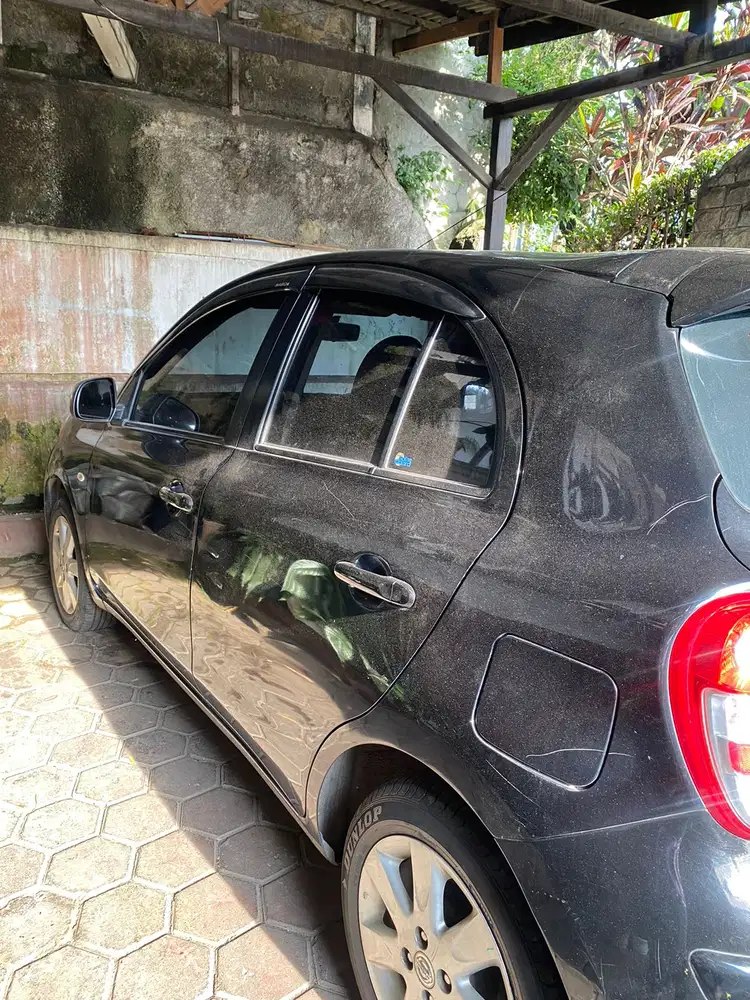 Nissan March 2011 Bensin