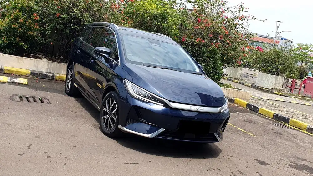 BYD M6 Superior EV Panoramic 2024