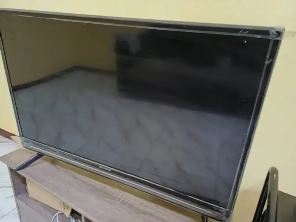 TV SHARP AQUOS SEPERTI BARU