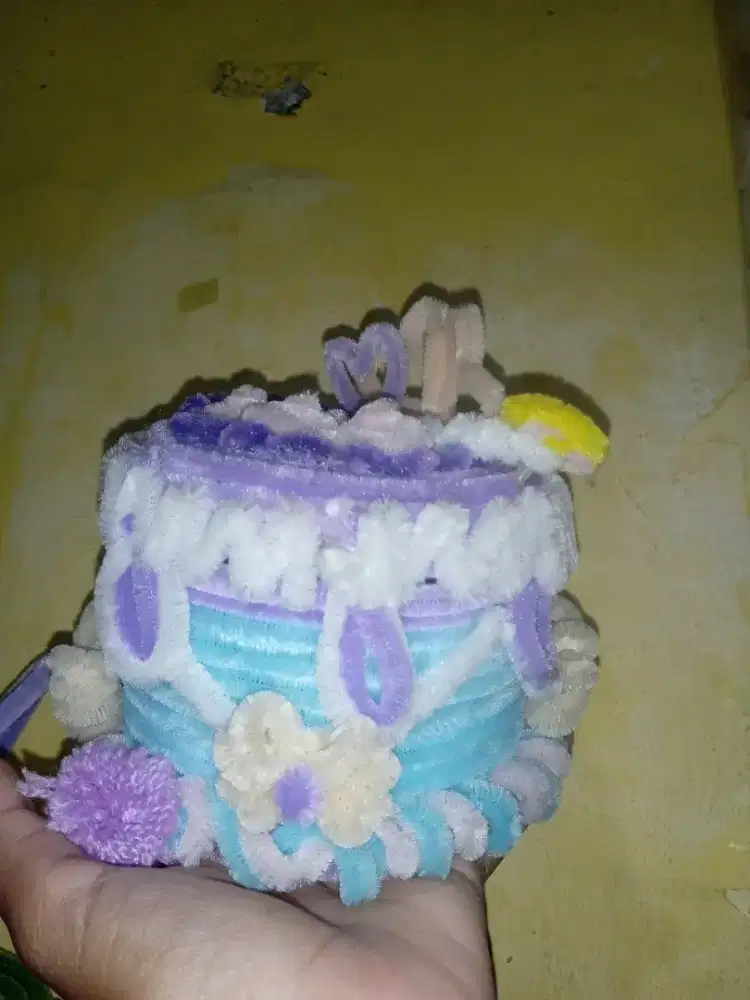 TEMPAT BERBENTUK KUE