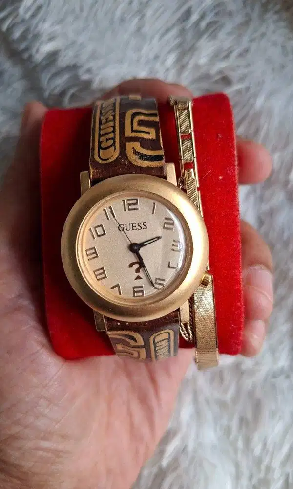Jam Tangan Gues? Vintage Edisi 90an Preowned