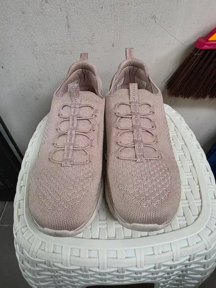 Sketchers Virtue Woman (Second)