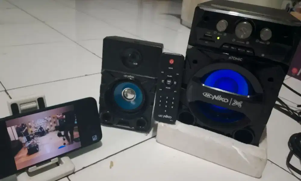 jual speaker murah cuma 330rb negoin kardus gak ada suara jos mantap