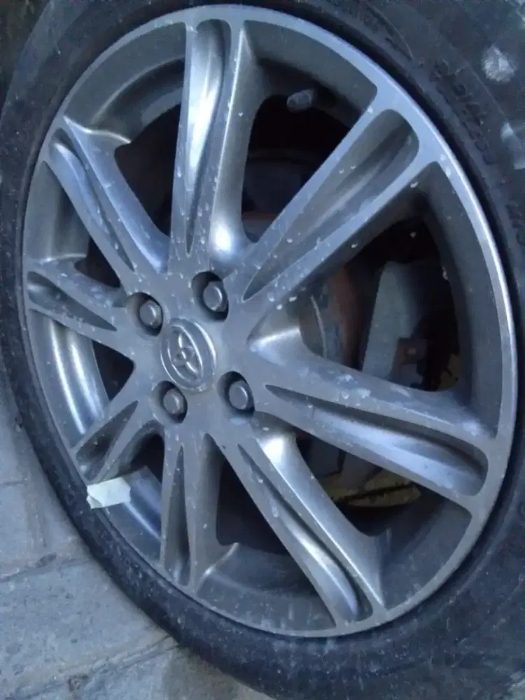 Di jual cepat vleg+ban kondisi mulu Yaris lele 2.8jt