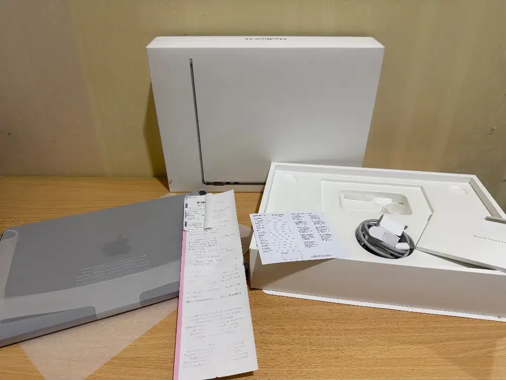 Blibli, Macbook Air M3 Like New Garansi 1 bulan lagi Resmi Indonesia
