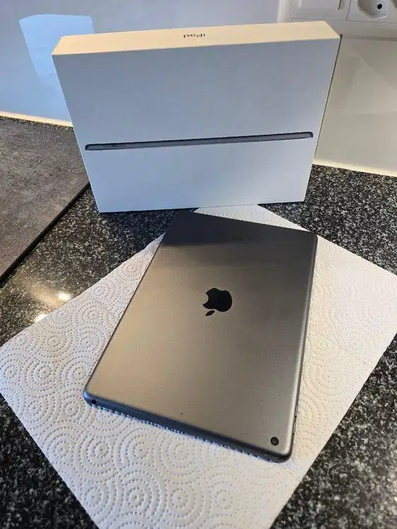 DIJUAL CEPAT IPAD GEN 9 64GB FULLSET MULUS MANTAP