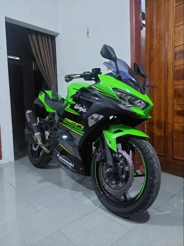 New Ninja 250 SE ABS Keyless 2019 Low KM