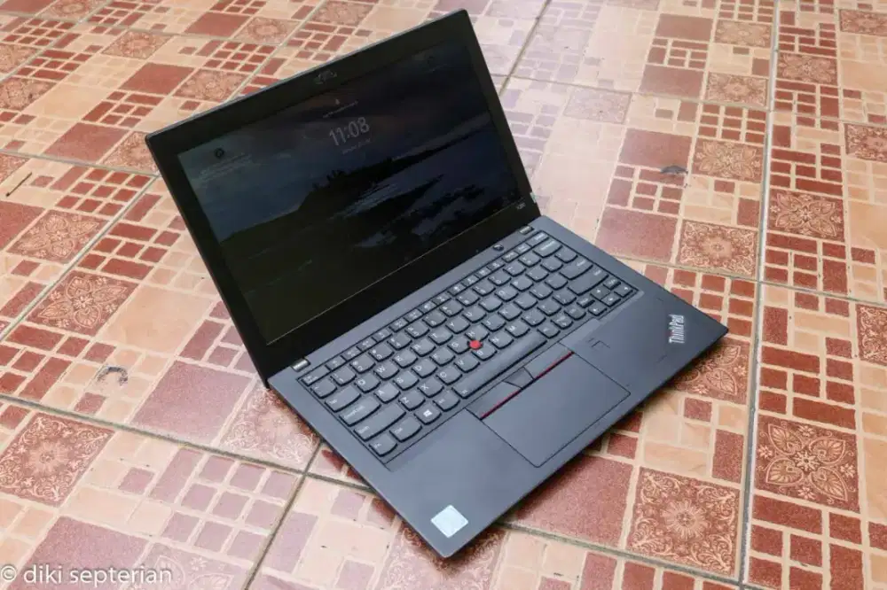 Laptop ThinkPad X280 – i5 | 8GB | SSD 256GB | Touchscreen | Seken