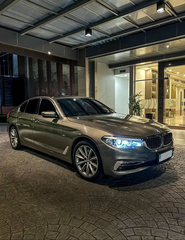 BMW 520i G30 Luxury 2018 Brown Cokelat 2017 BMW 2019 Jual Cepat Bu