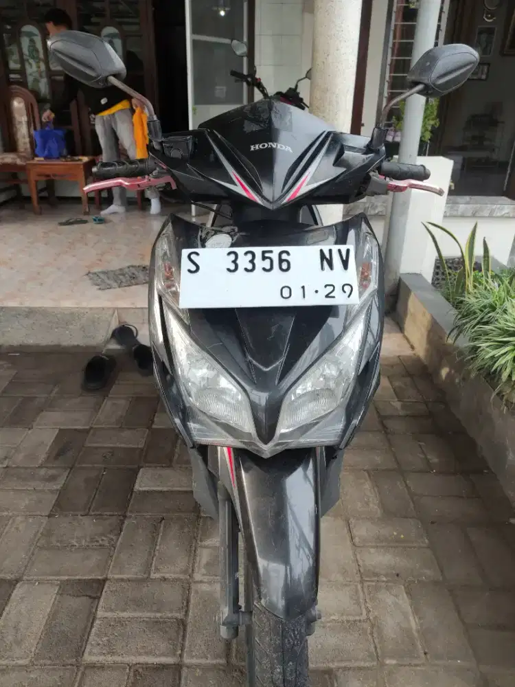 Vario125 KZR warna hitam
