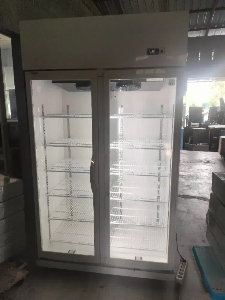 showcase 2 pintu merk panasonic dan gea